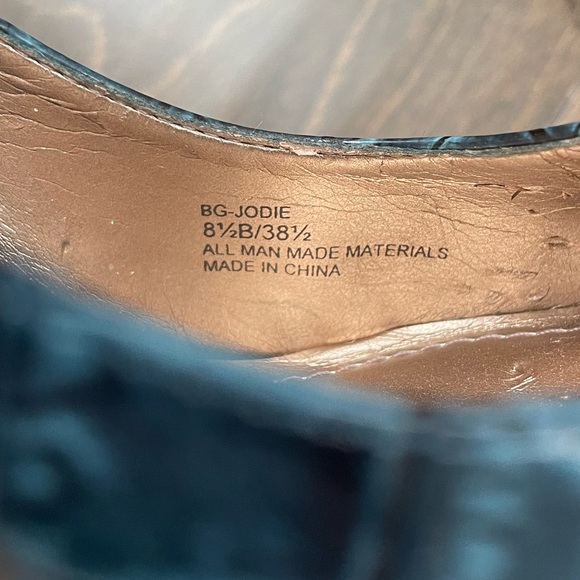 SALE!⚡️BCBGeneration Platform Heels - Picture 7 of 13